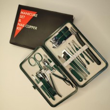 Портативный набор для маникюра/педикюра на 18 предметов в кейсе   SET & NAIL CLIPPER KIT (72)